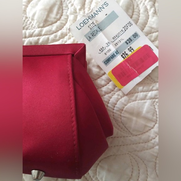 La Regale mini deep red evening bag with crystal closer. New with tags. - Picture 6 of 8